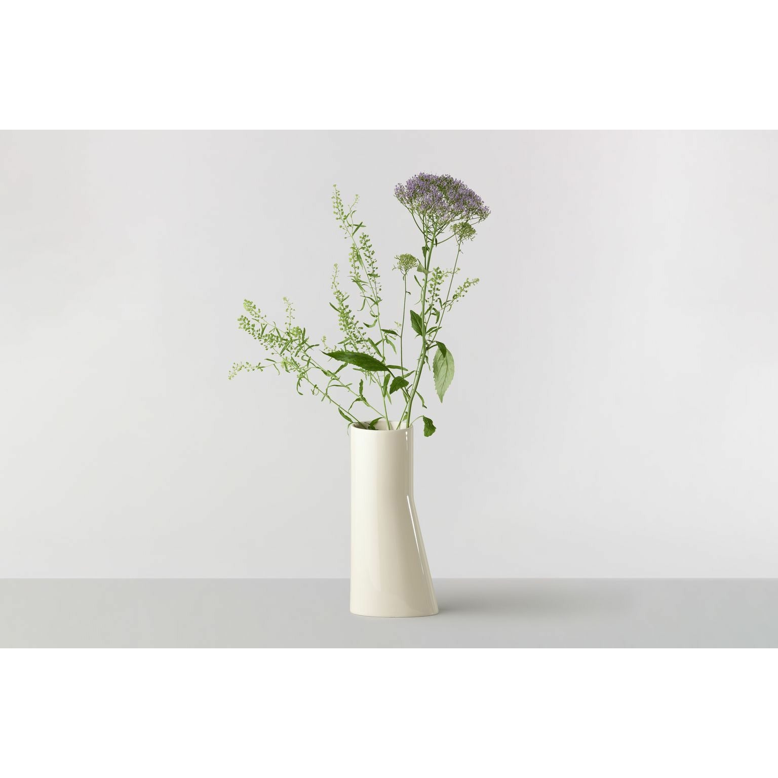 Ro Collection No. 67 Oval Vase, Vanilla