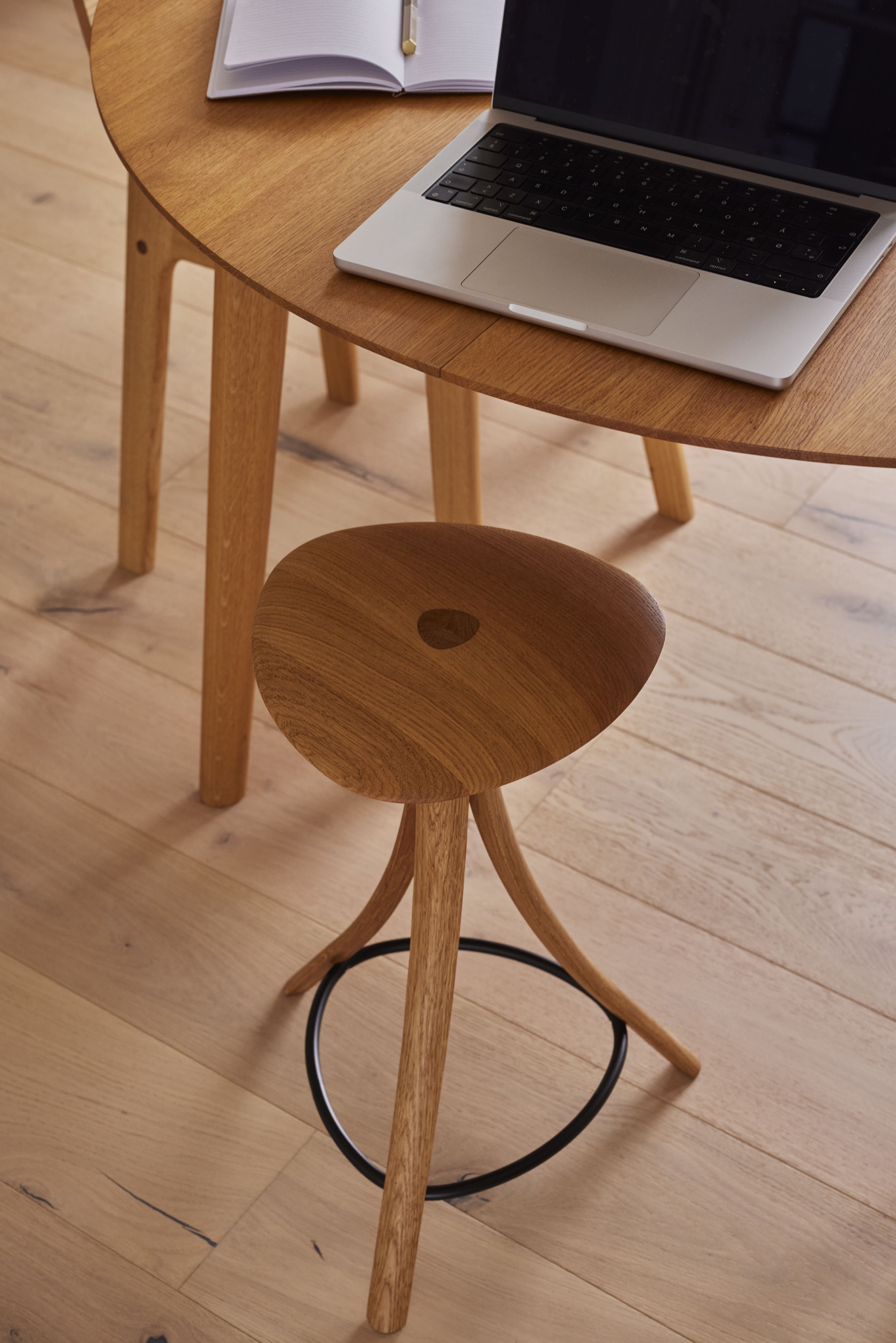 Ro Collection Clover Stool, Oak/Oil