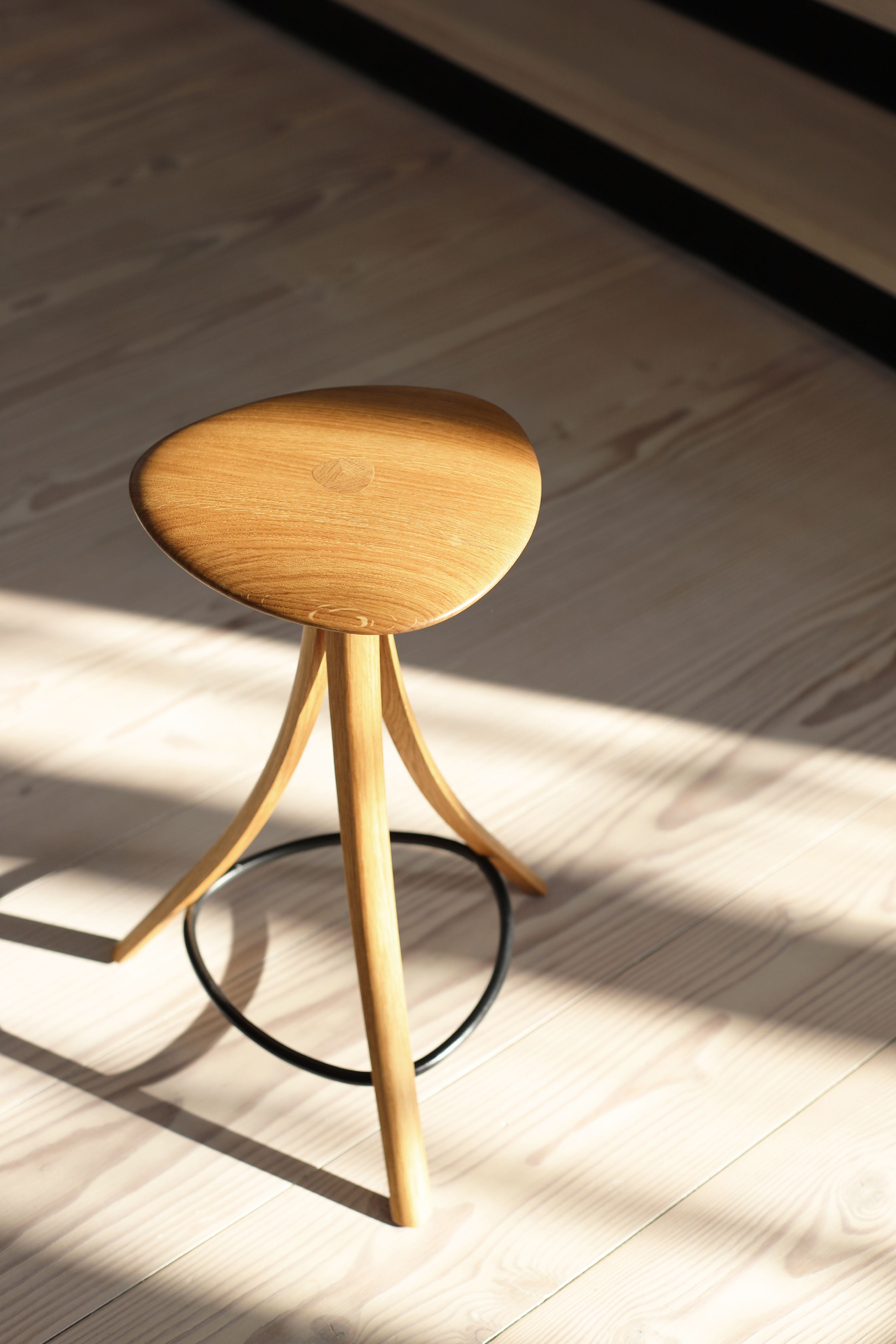 Tabouret de trèfle de collection RO, chêne / huile