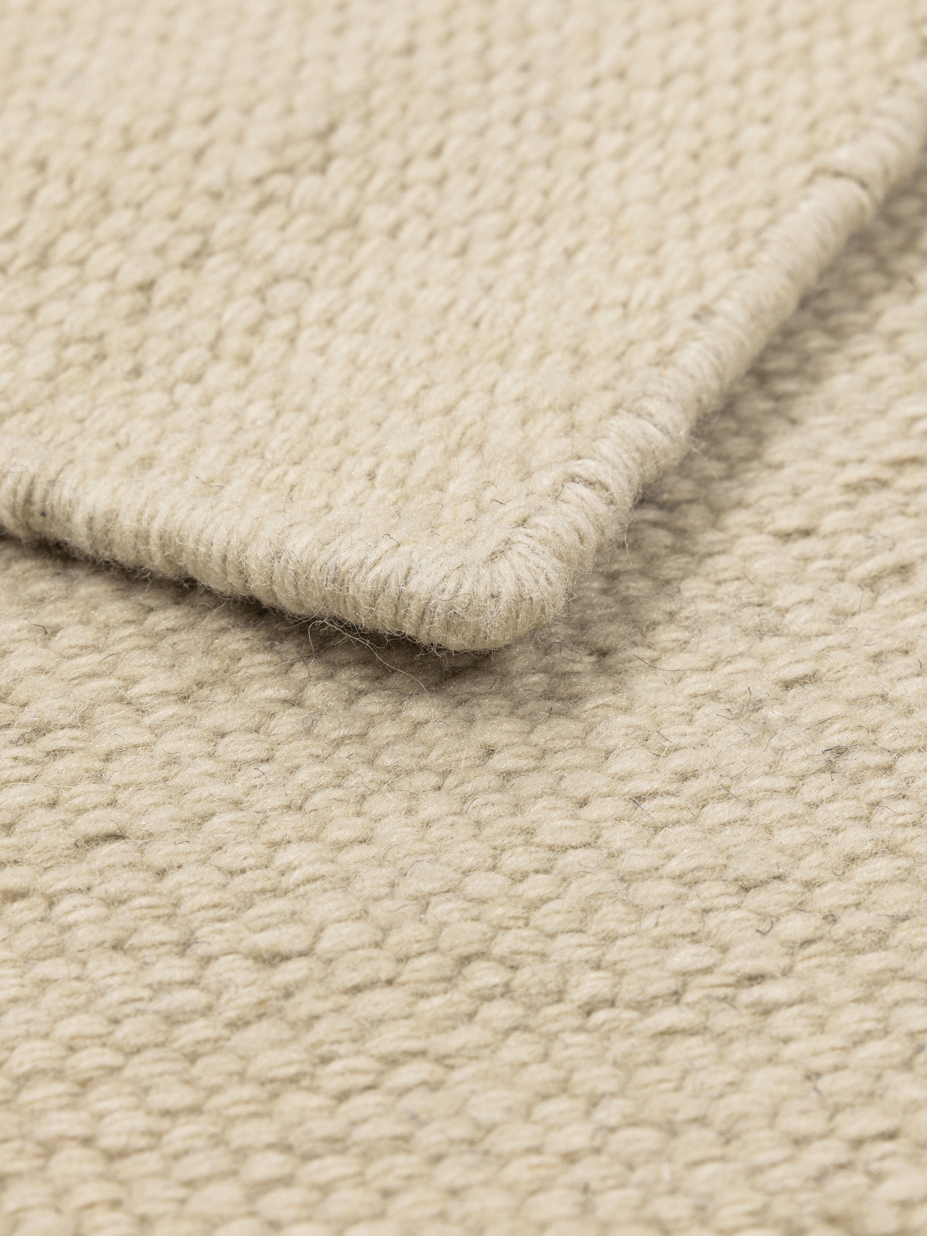 Tapis de compagnie solide tapis 140 x 200 cm, latte