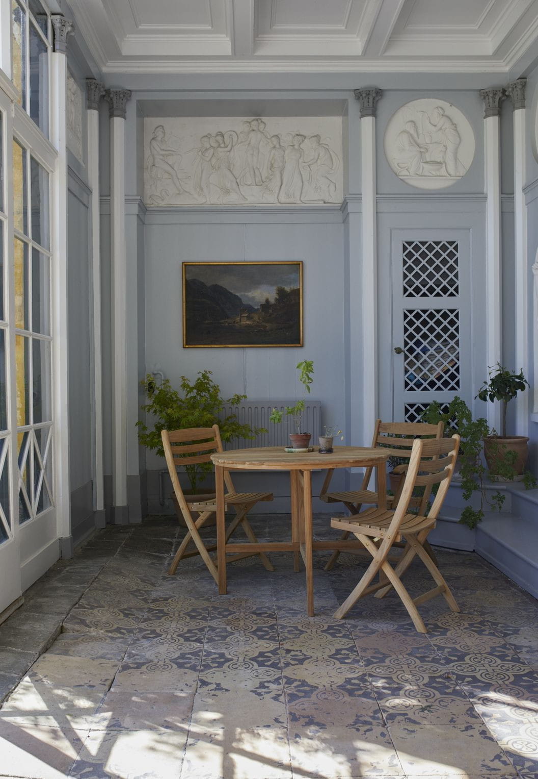 Chaise pliante de Skagerak Sellandia avec des accoudoirs