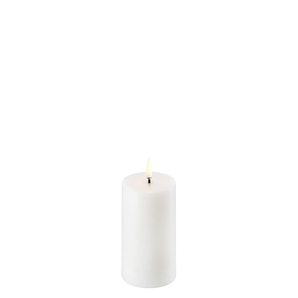 Uyuni -belysning LED -pelarljus 3 D Flame Øx H 5,8x10,1 cm, Nordic White