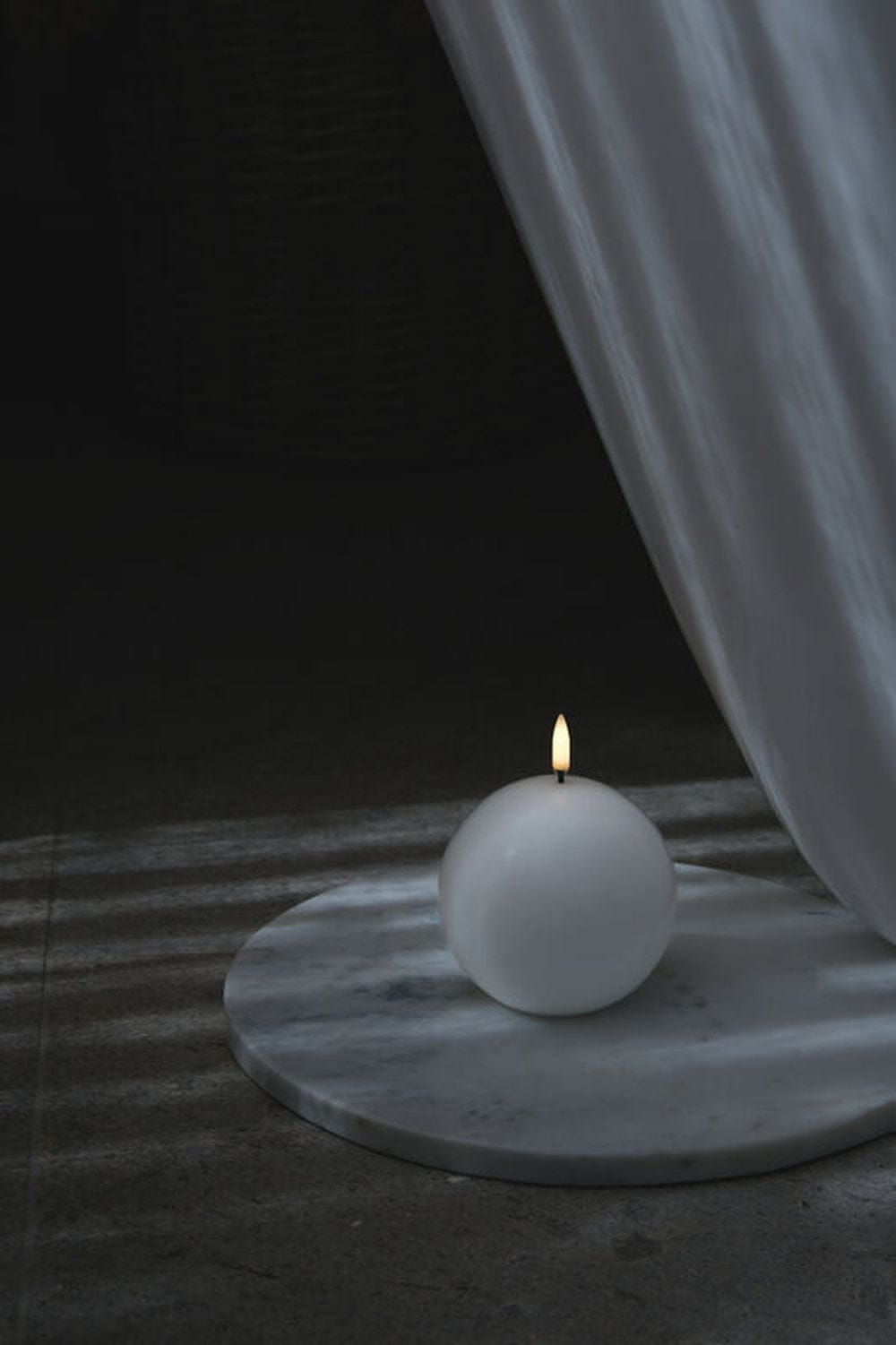 Uyuni Iluminación Vela LED redonda 3 D Flame 10 cm, Nordic White