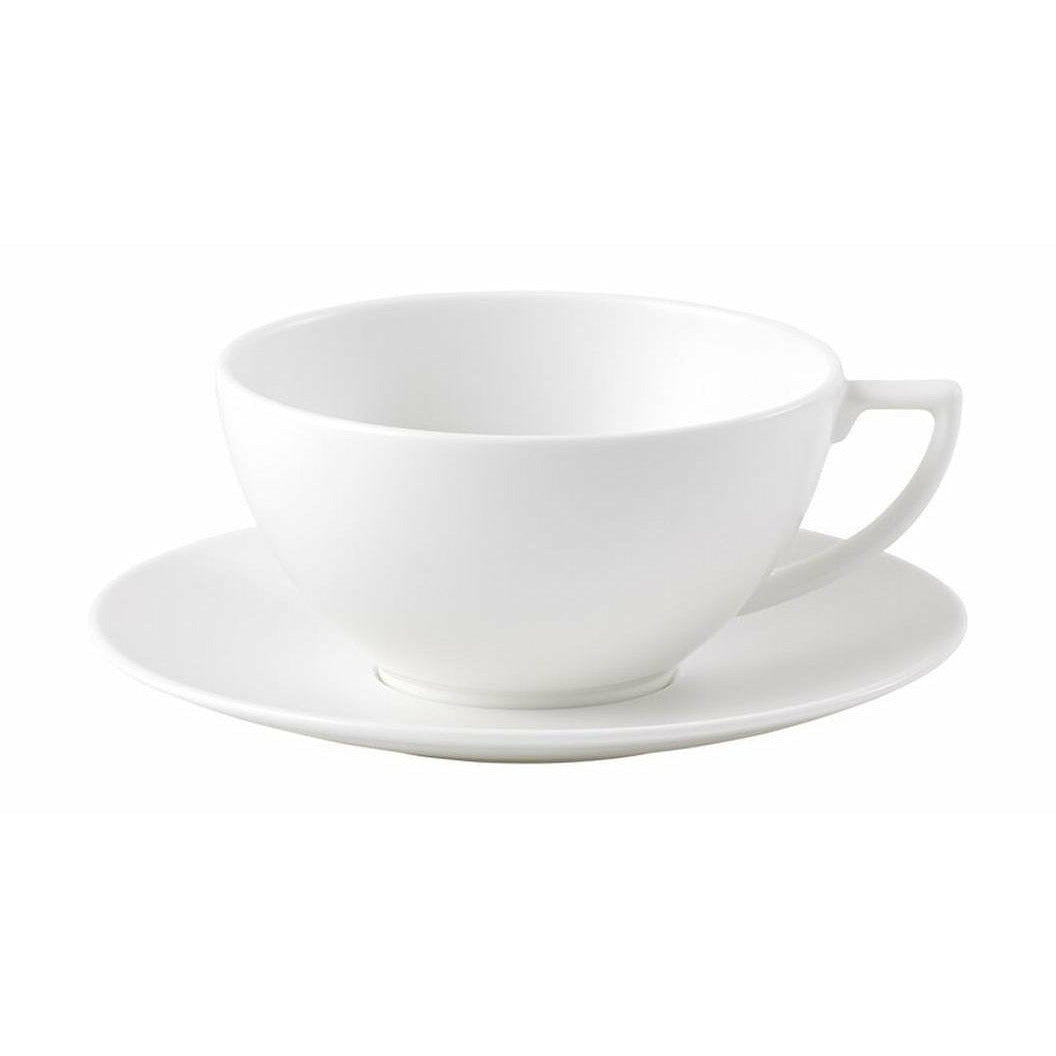 Tasse de thé blanche de Wedgwood Jasper Conran et soucoupe de strates
