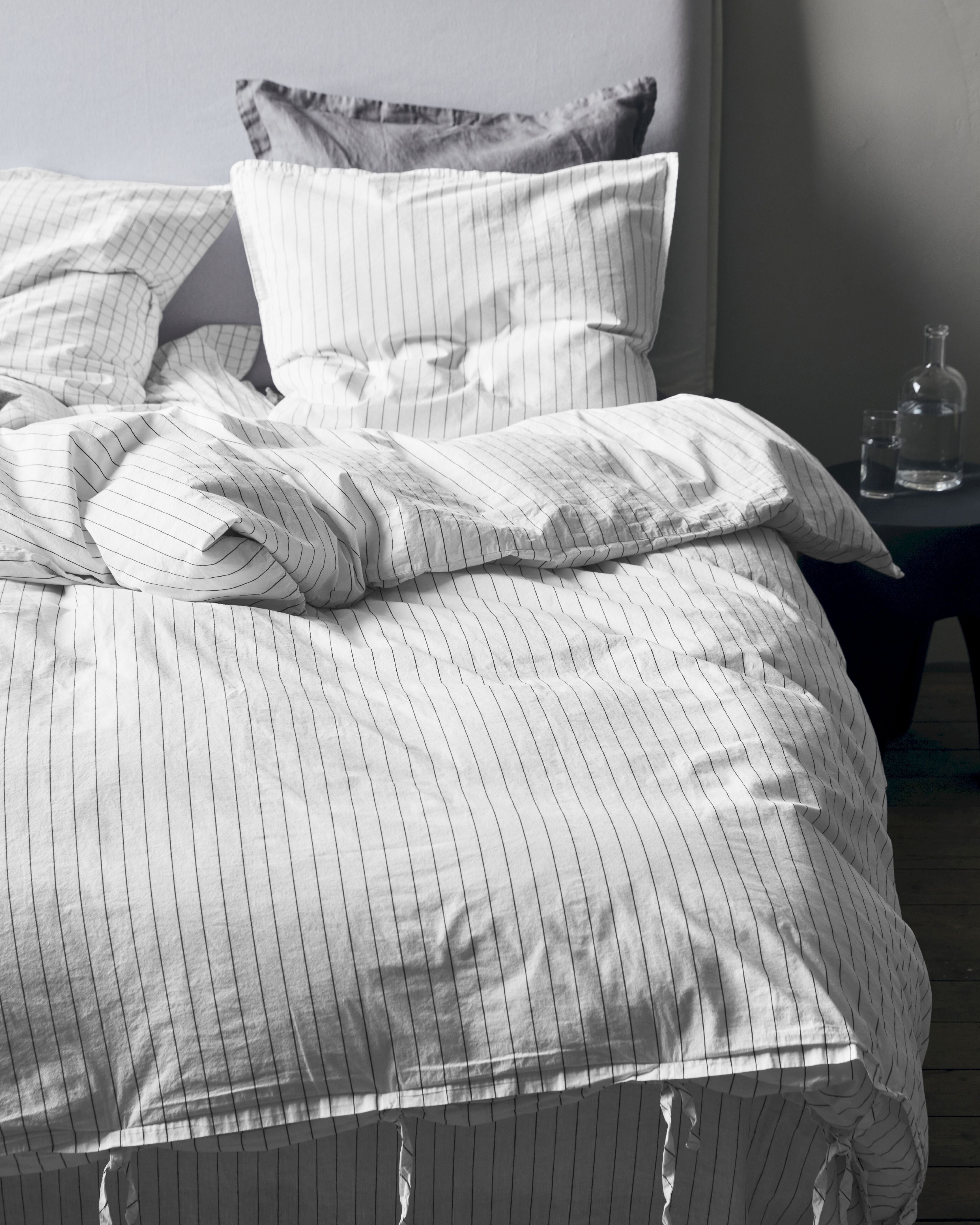 Por nord Dagny Bed Linen Set 220x140 cm, nieve con carbón