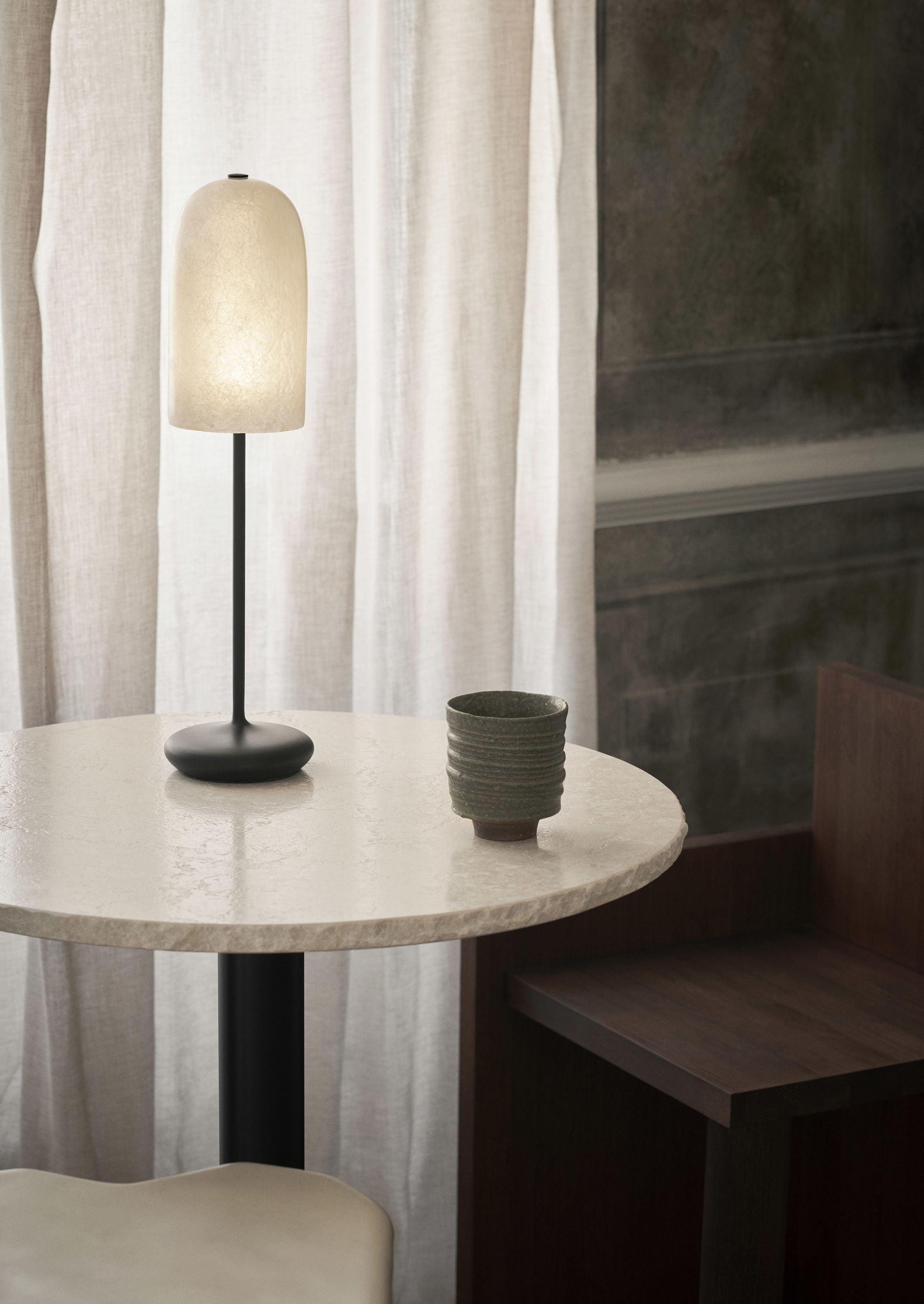 Ferm Living gry bordslampa, svart/genomskinlig