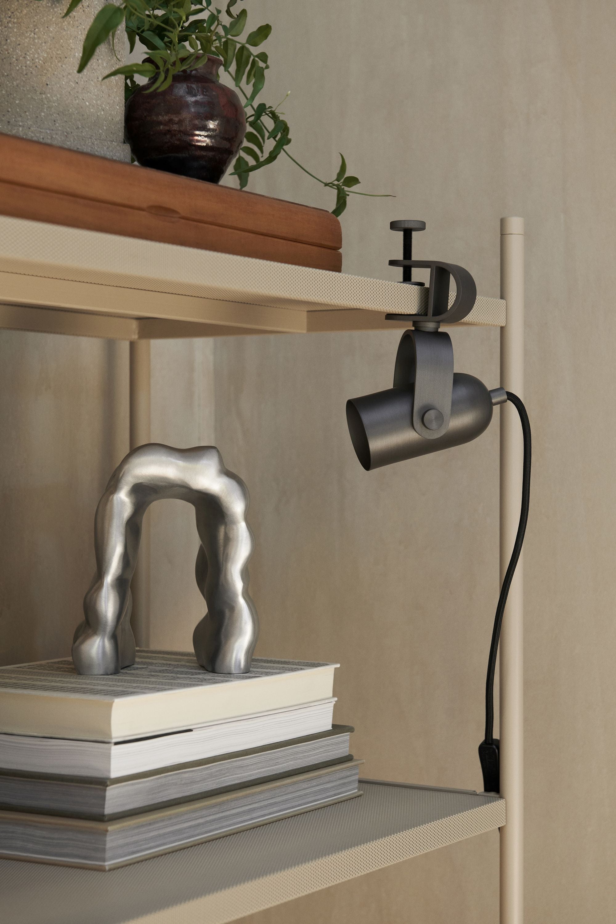 Ferm Living Ruuvi Lamp, Blackened Iron