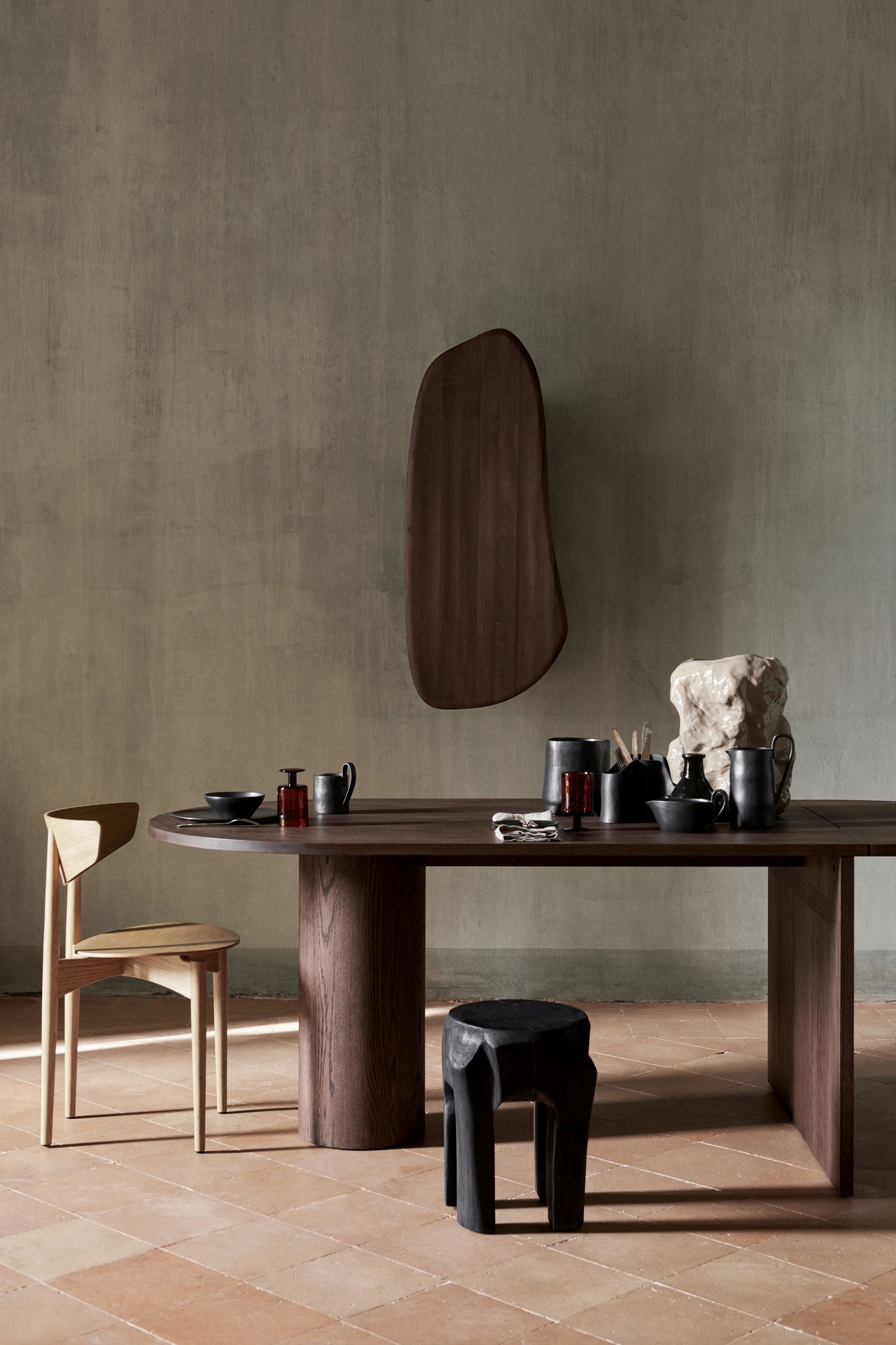 Mesa de comedor Pylo de Ferm Living, roble manchado oscuro