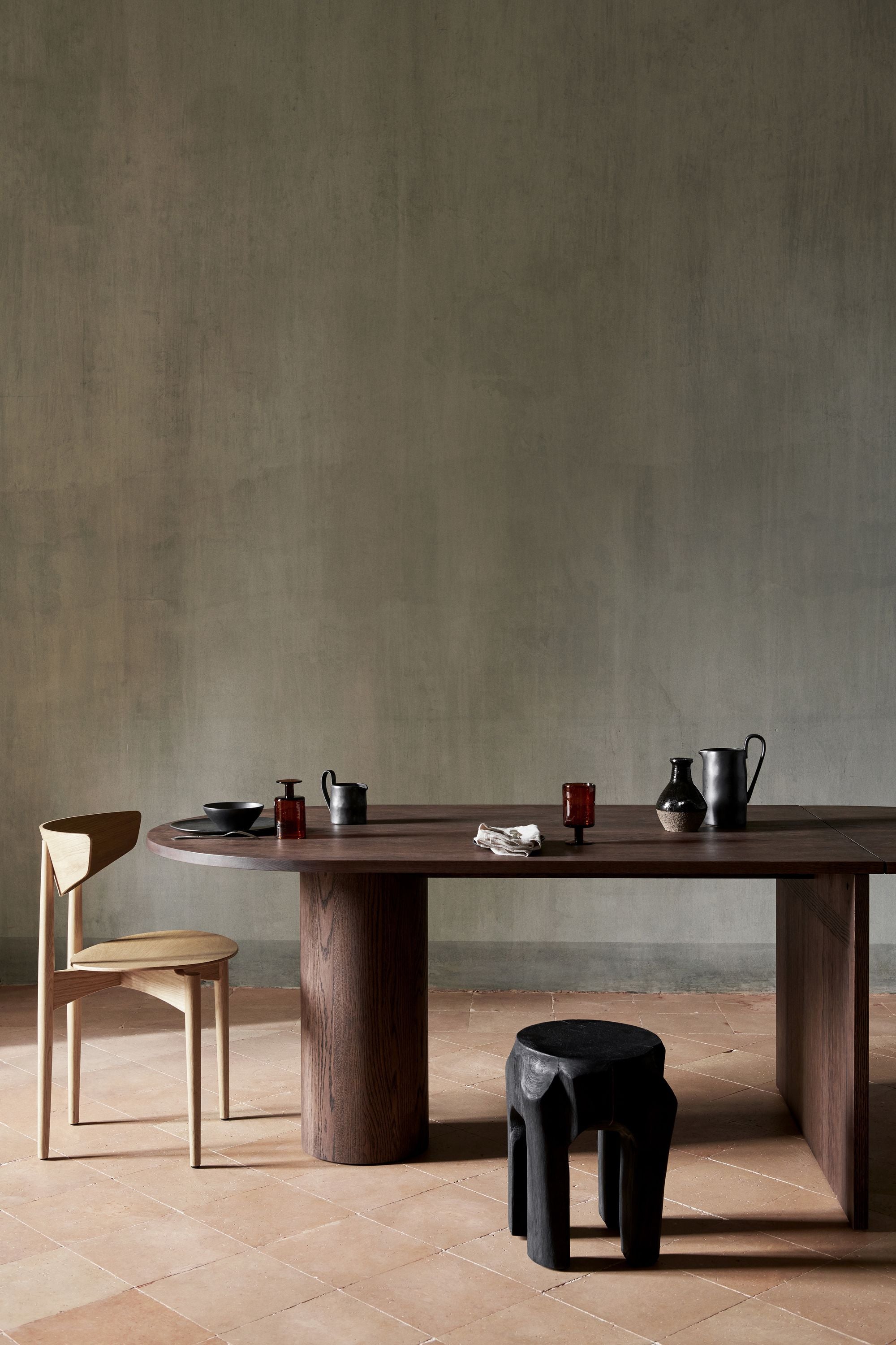 Ferm Living Root Taburet, Sortbejdset