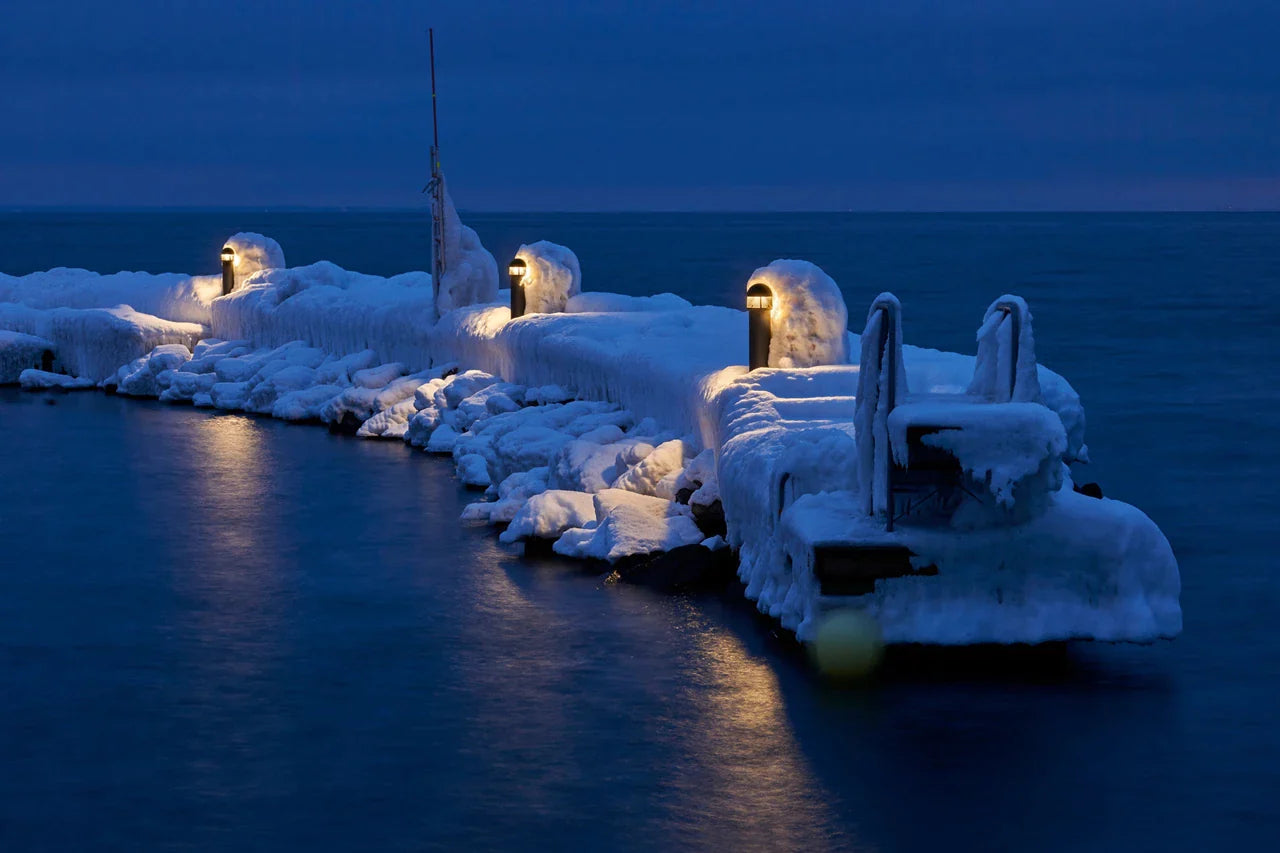 Louis Poulsen Waterfront Bollard Class I 597 Lumens Post med bundplade, grafitgrå